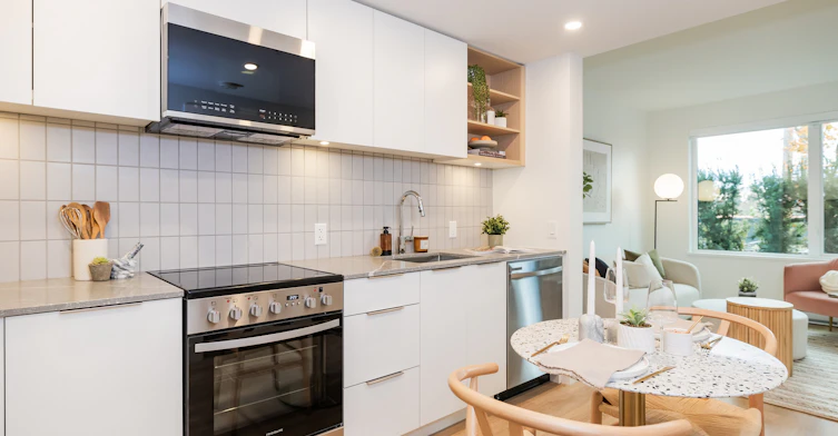 3350 Prince Albert Street, Vancouver, BC, V5V 1G9 - 2