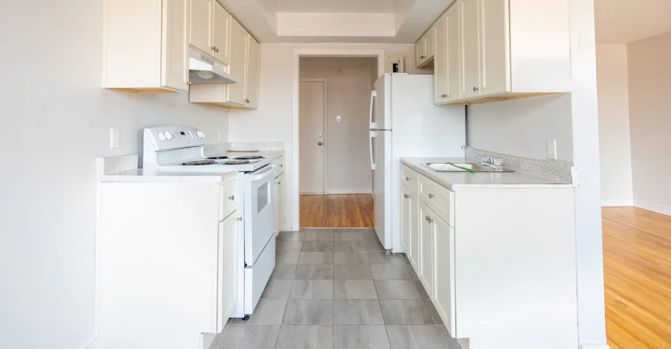 225-455 Roy Avenue, Dorval, QC, H9S 3E2 - 2