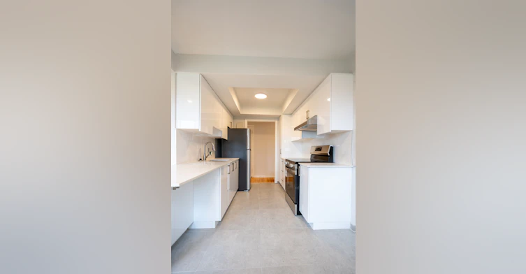 303-455 Roy Avenue, Dorval, QC, H9S 3E2 - 2