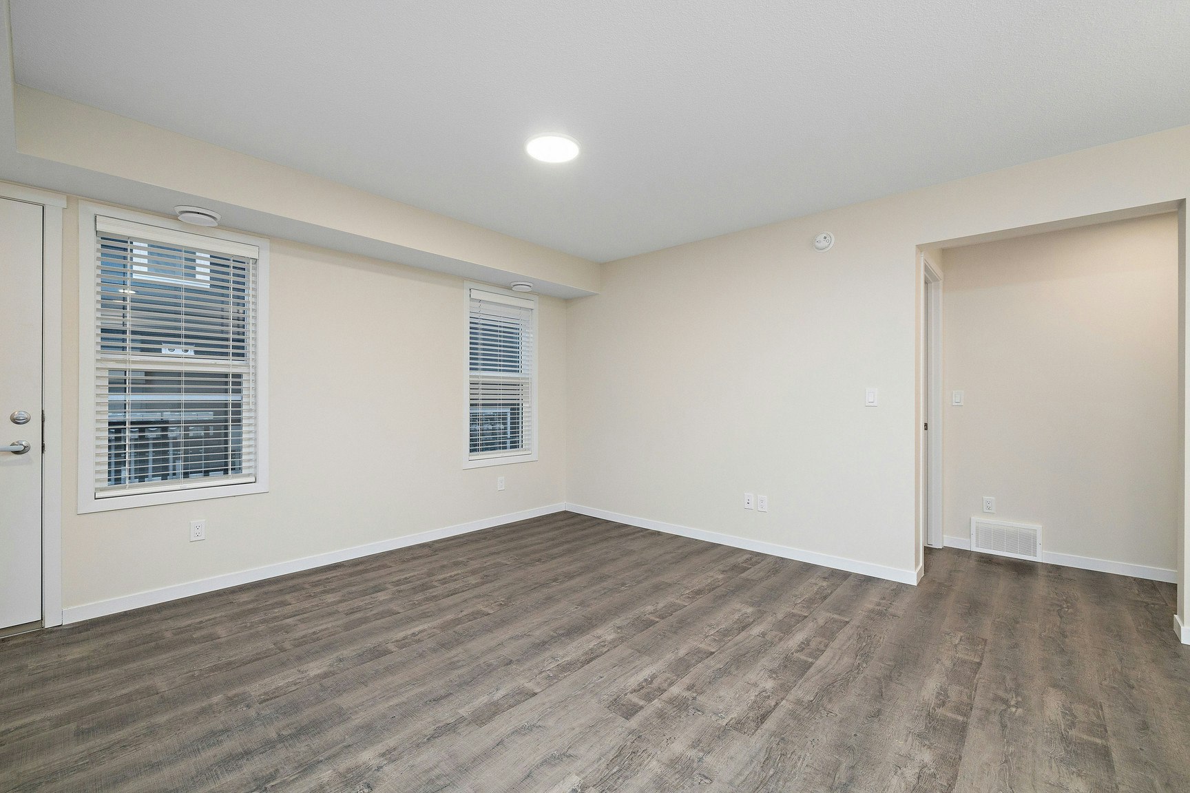 15123 25 Street NW, Edmonton, AB, T5Y 2C1 - 16