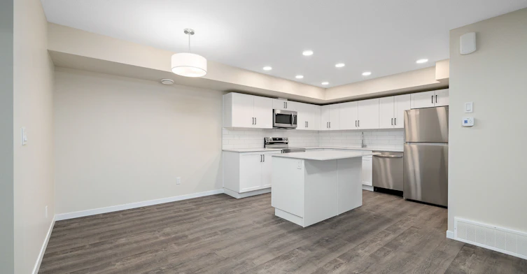 15123 25 Street NW, Edmonton, AB, T5Y 2C1 - 9