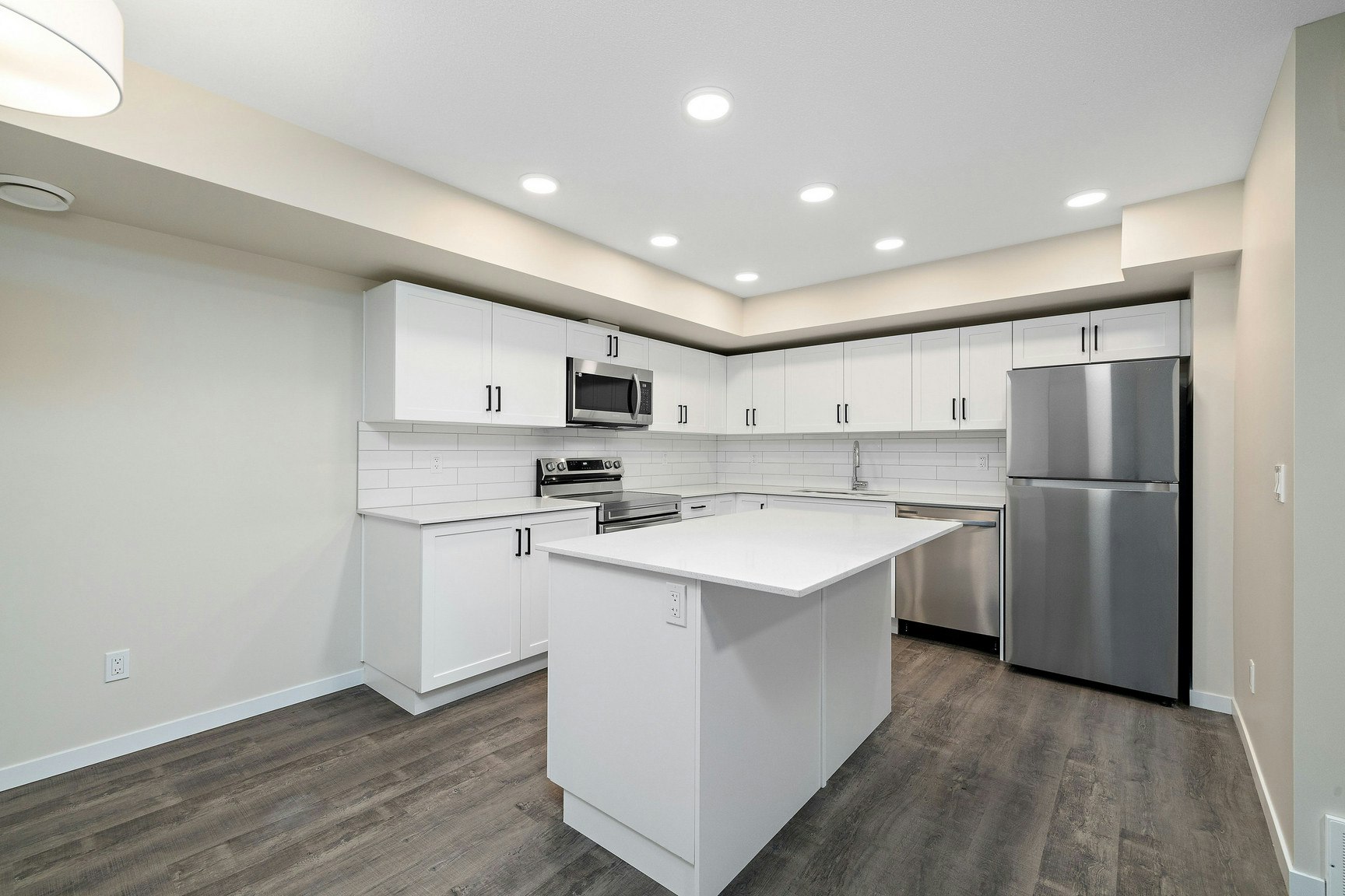 15123 25 Street NW, Edmonton, AB, T5Y 2C1 - 8