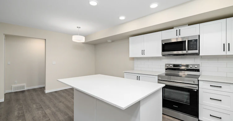 15123 25 Street NW, Edmonton, AB, T5Y 2C1 - 10