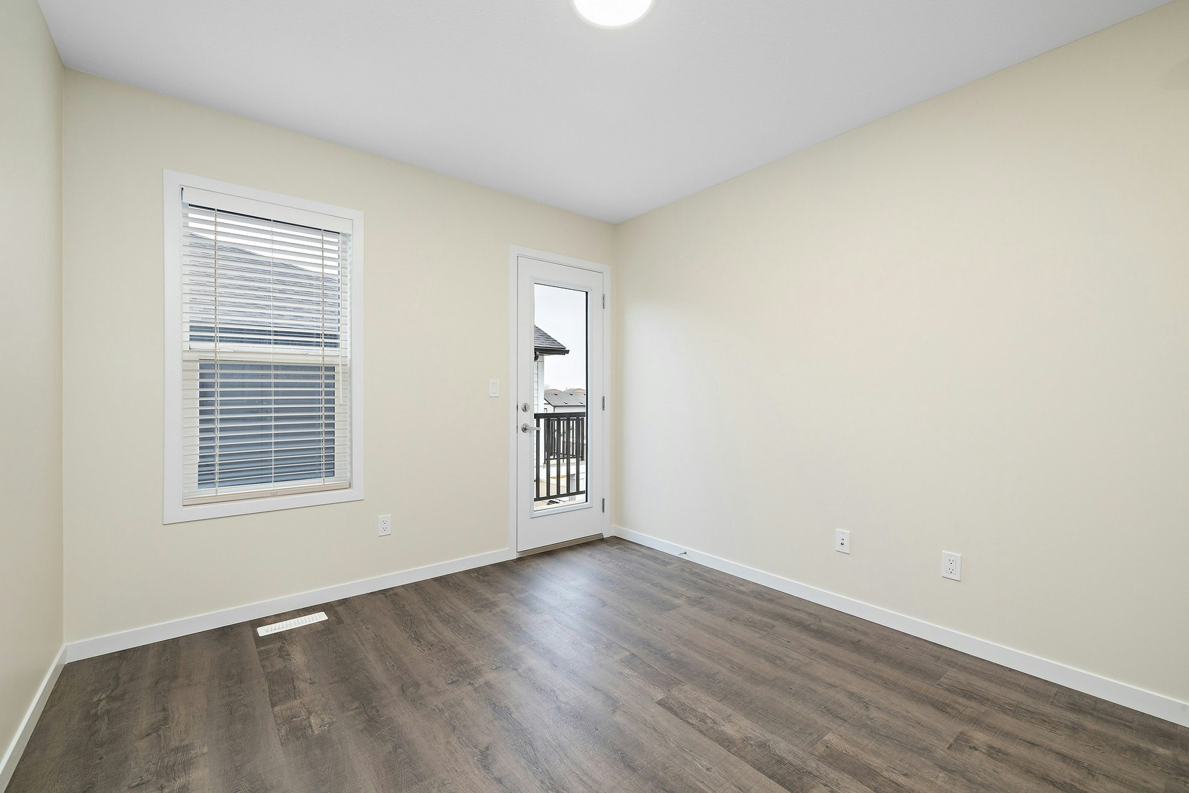 15123 25 Street NW, Edmonton, AB, T5Y 2C1 - 12