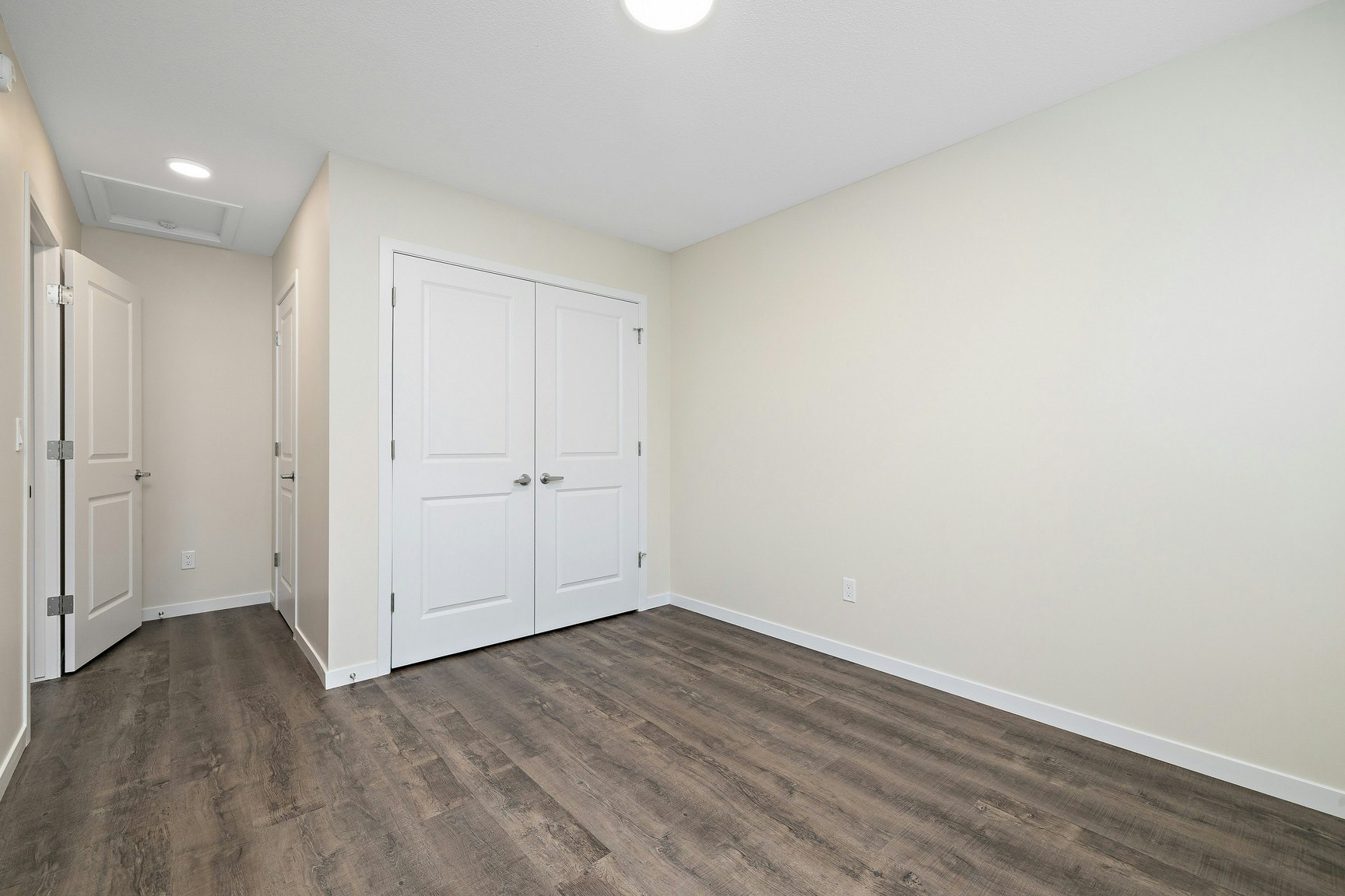 15123 25 Street NW, Edmonton, AB, T5Y 2C1 - 17