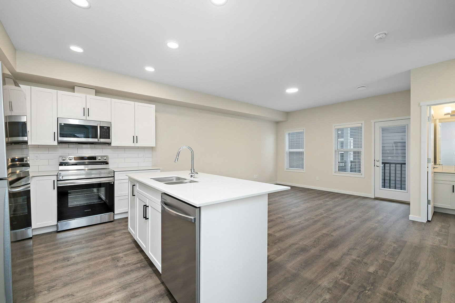 15123 25 Street NW, Edmonton, AB, T5Y 2C1 - 6