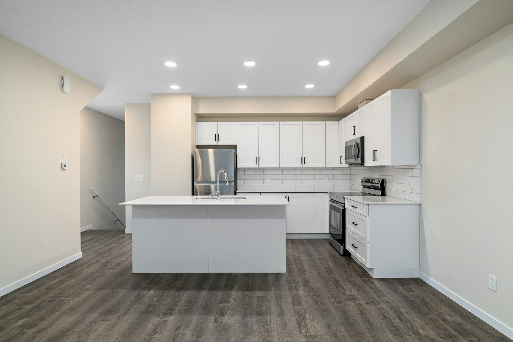 15123 25 Street NW, Edmonton, AB, T5Y 2C1 - 8