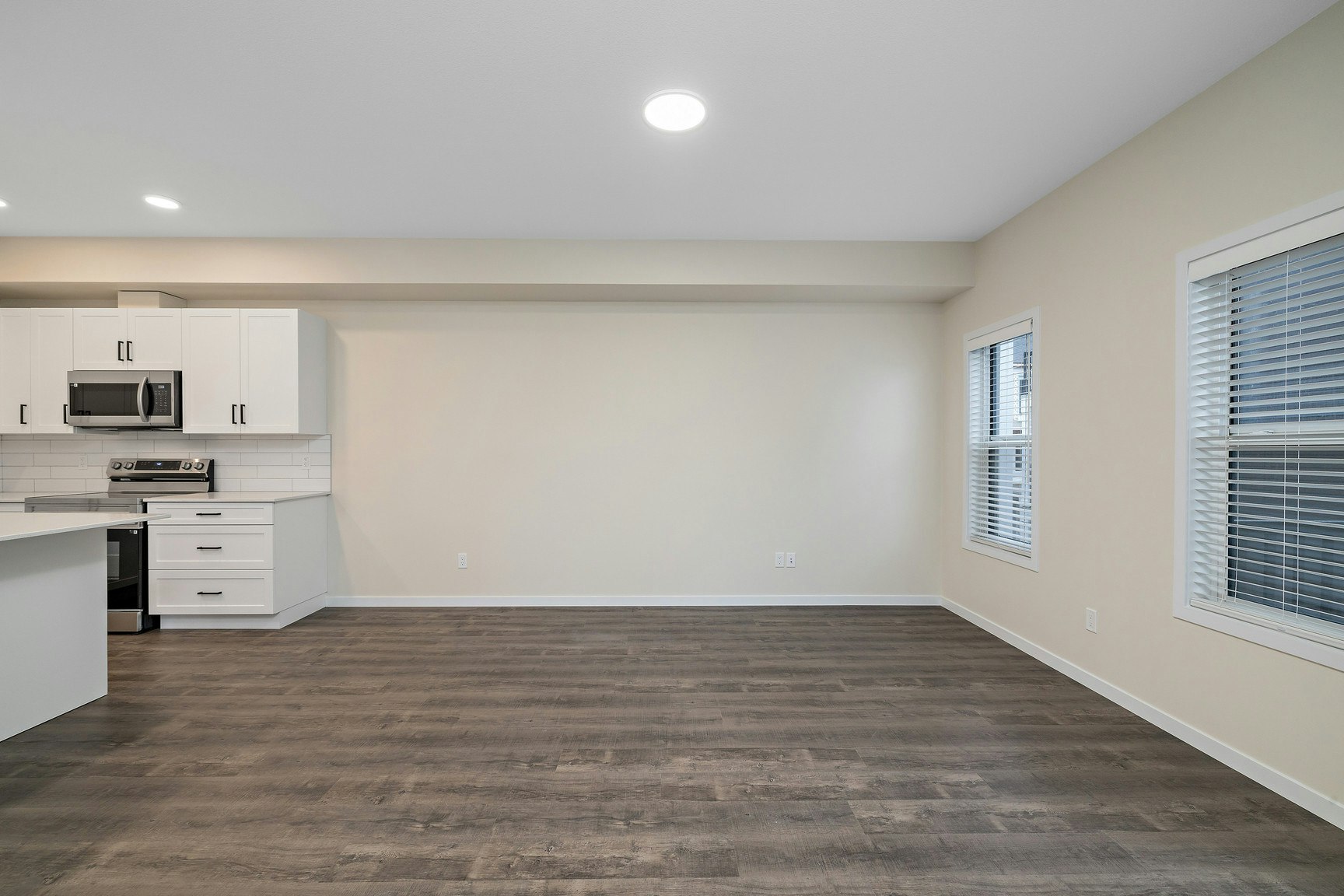 15123 25 Street NW, Edmonton, AB, T5Y 2C1 - 15