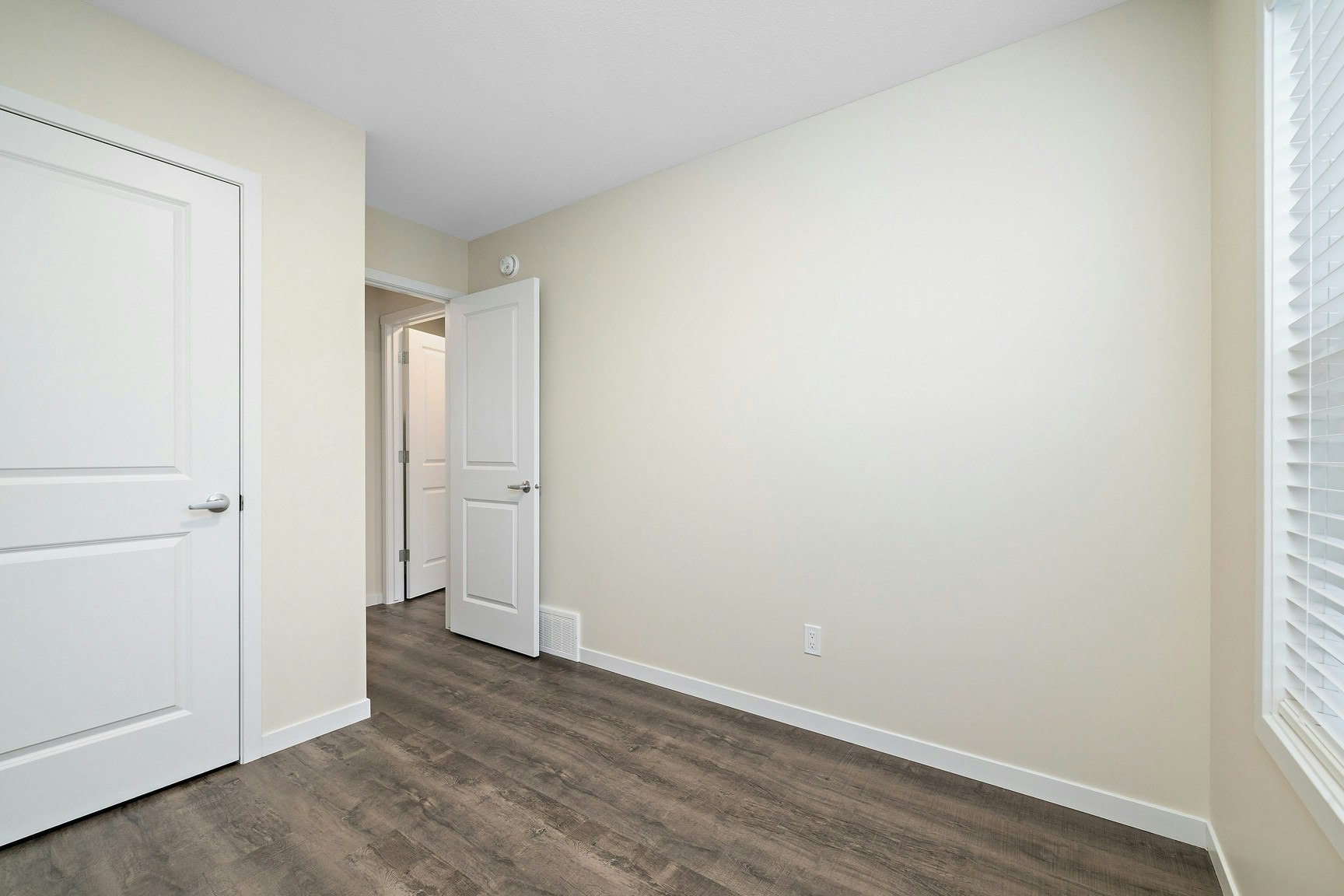 15123 25 Street NW, Edmonton, AB, T5Y 2C1 - 28