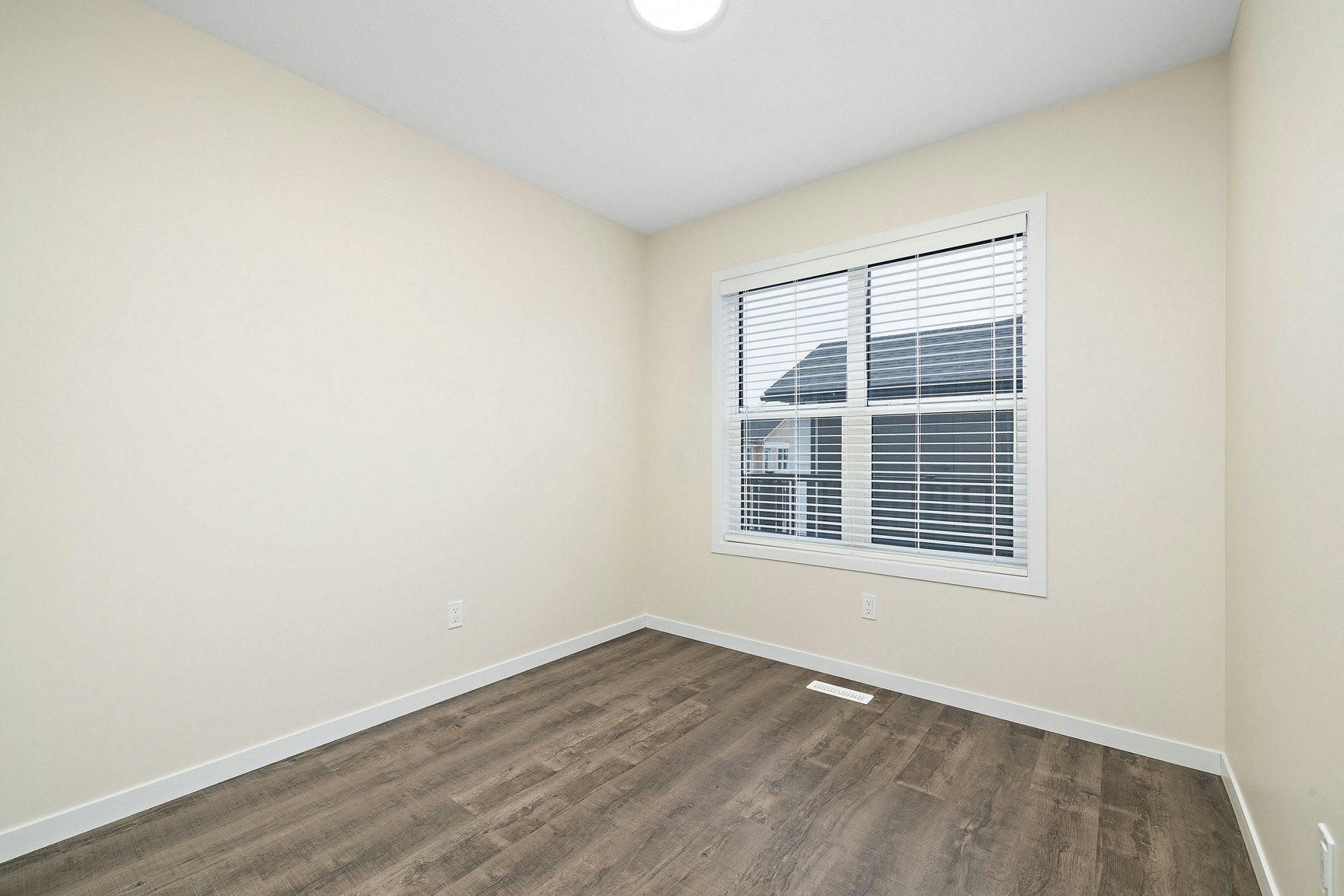 15123 25 Street NW, Edmonton, AB, T5Y 2C1 - 26
