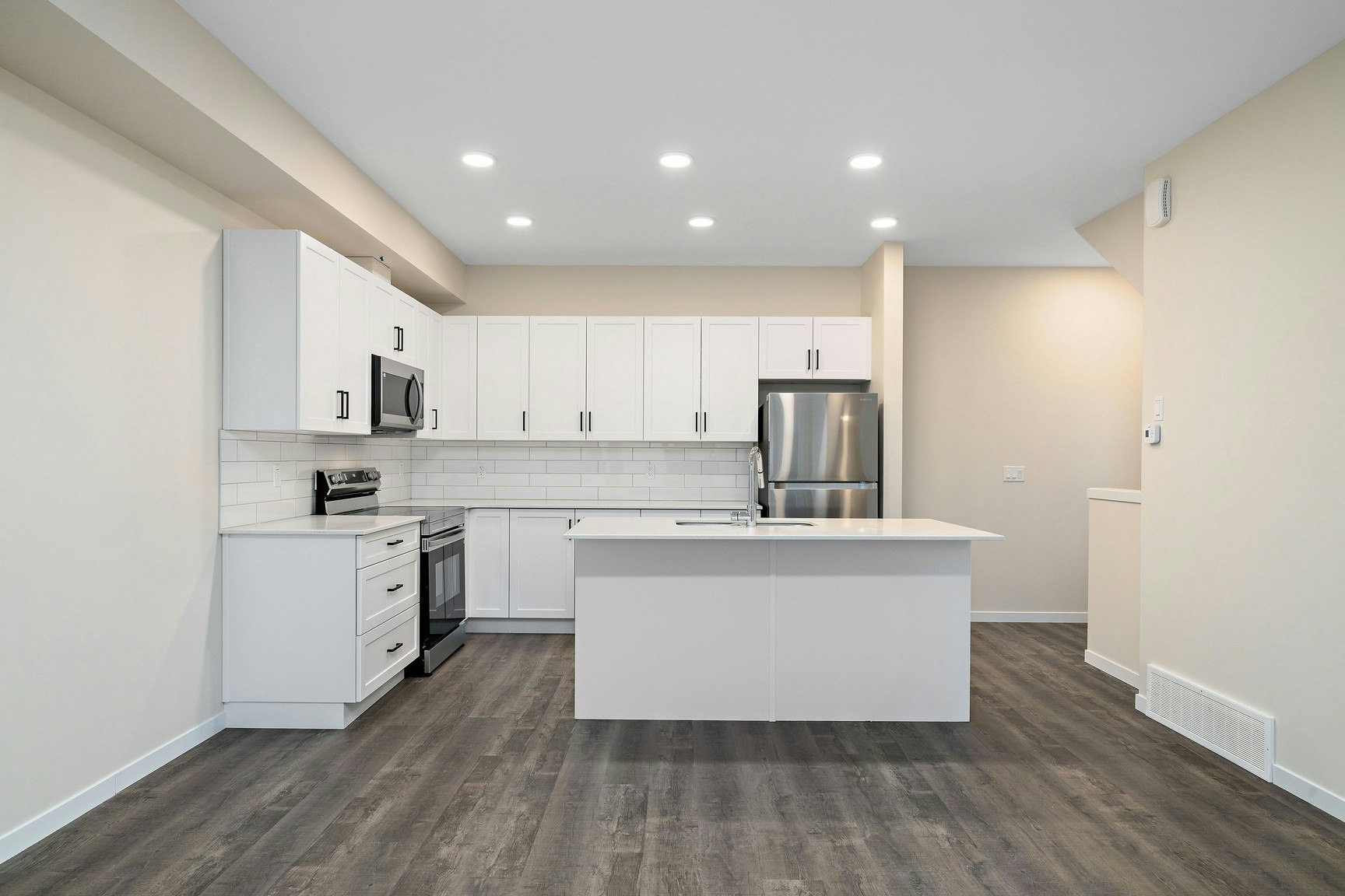 15123 25 Street NW, Edmonton, AB, T5Y 2C1 - 11