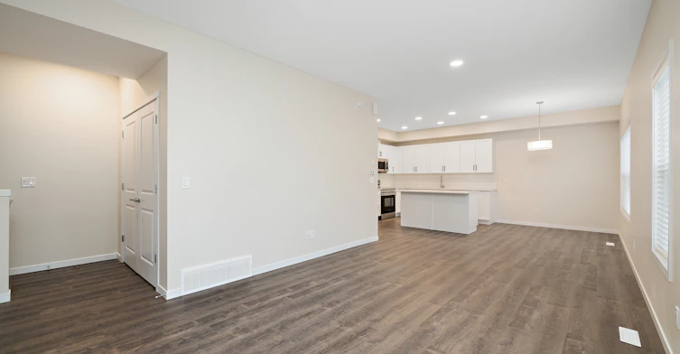 15123 25 Street NW, Edmonton, AB, T5Y 2C1 - 15