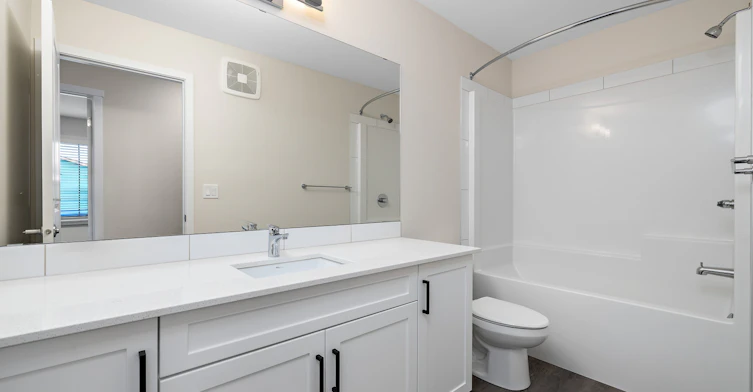 15123 25 Street NW, Edmonton, AB, T5Y 2C1 - 25