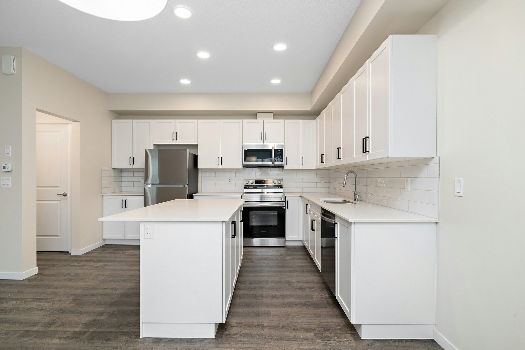 15123 25 Street NW, Edmonton, AB, T5Y 2C1 - 16