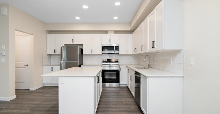 15123 25 Street NW, Edmonton, AB, T5Y 2C1 - 16