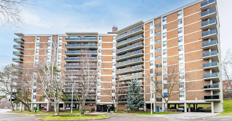 8 Park Vista, Toronto, ON, M4B 1A1 - 2