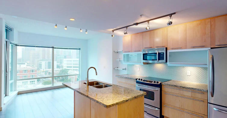 215 13 Avenue SW, Calgary, AB, T2R 0V6