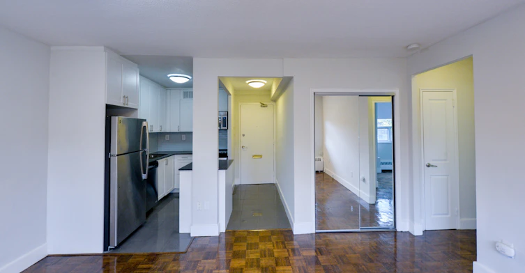 4190 Bathurst Street, Toronto, ON, M3H 3N5 - 18