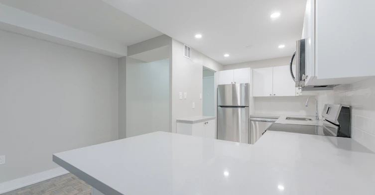 Unit C-3575 Kaneff Crescent, Mississauga, ON, L5A 3Y5 - 3
