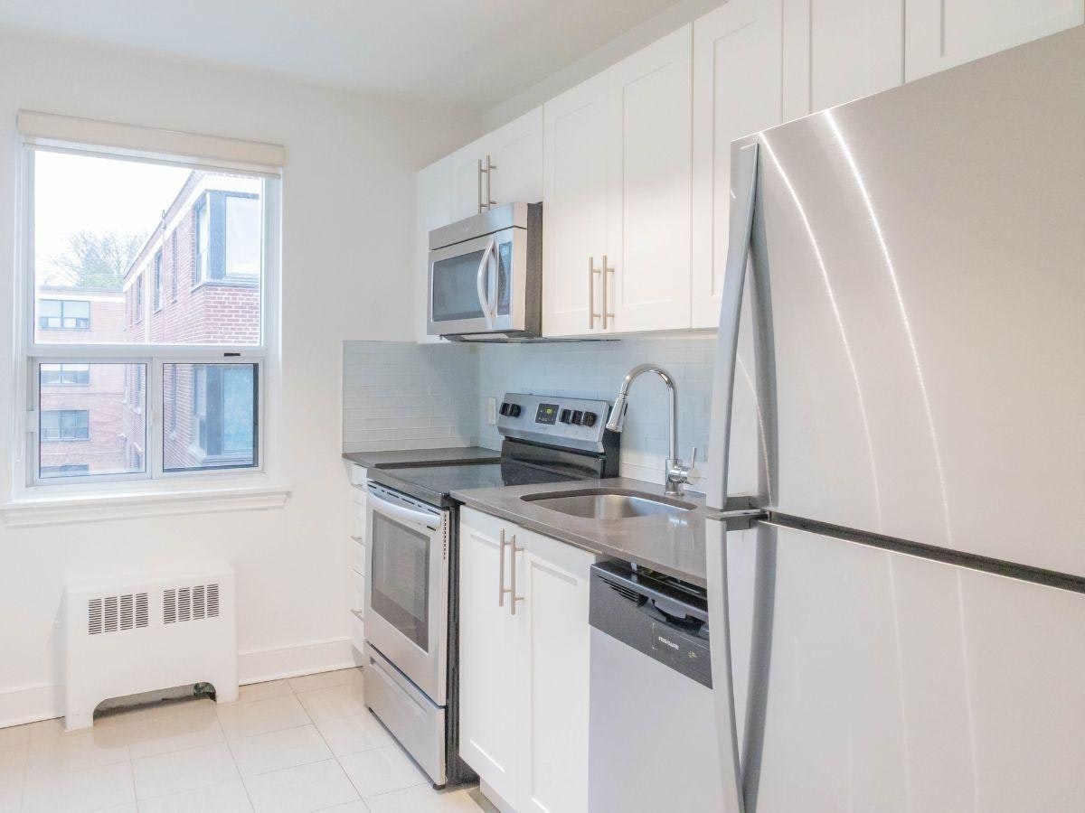 3015-F01-2406 Queen Street East, Toronto, ON, M1N 1A2 - 9