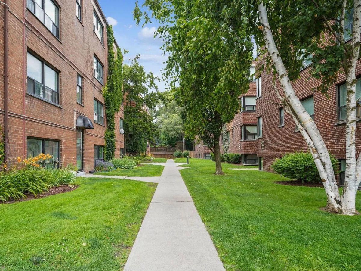 3017-B14-2406 Queen Street East, Toronto, ON, M1N 1A2 - 3