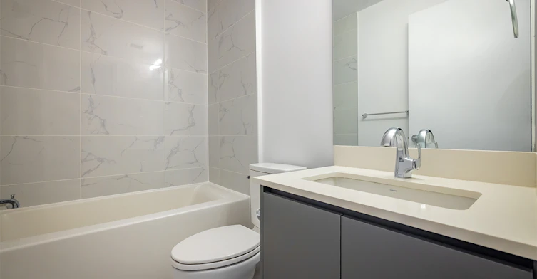 2590 Lonsdale Avenue, North Vancouver, BC, V7N 3H8 - 8