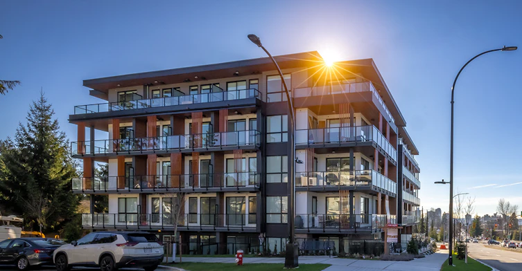 2590 Lonsdale Avenue, North Vancouver, BC, V7N 3H8 - 2