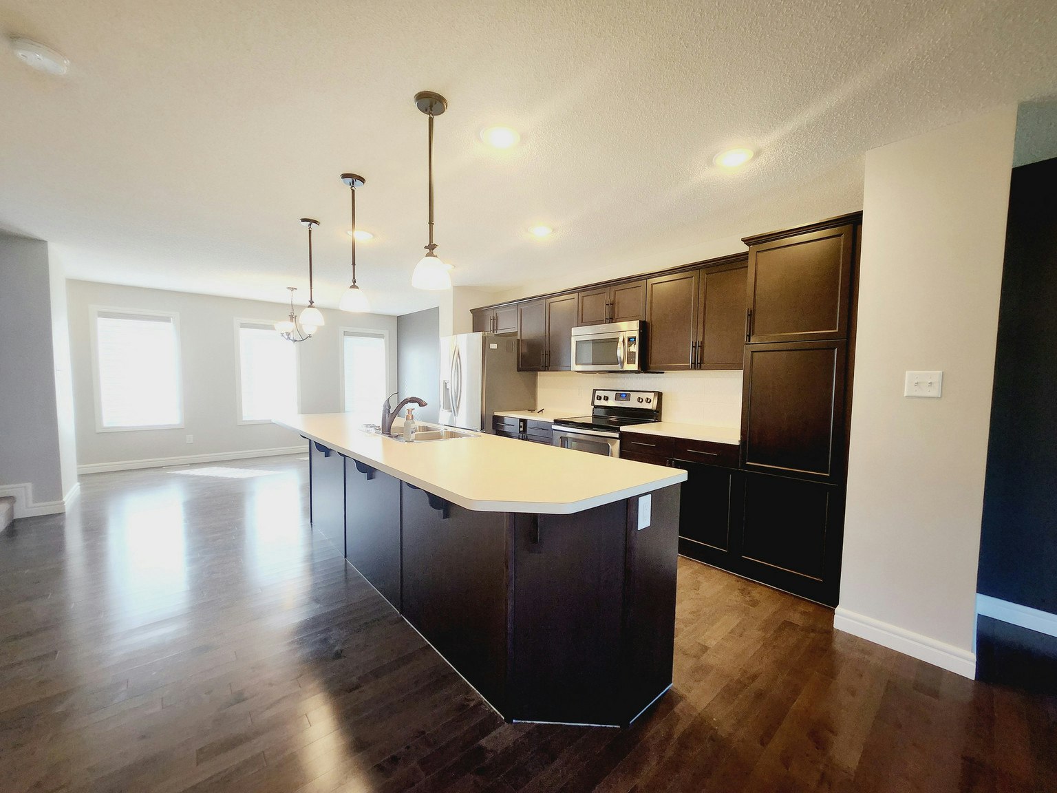 2265 Casey Crescent Southwest, Edmonton, AB, T6W 2P6 3