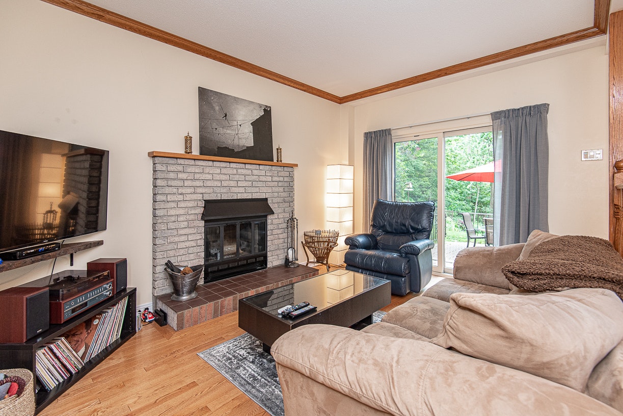 18 Hesse Crescent, Ottawa, ON, K2S 1E4 - 2