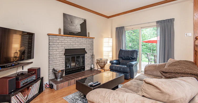 18 Hesse Crescent, Ottawa, ON, K2S 1E4 - 2