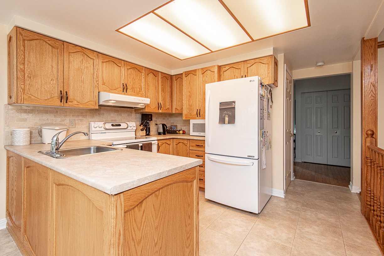 18 Hesse Crescent, Ottawa, ON, K2S 1E4 - 4