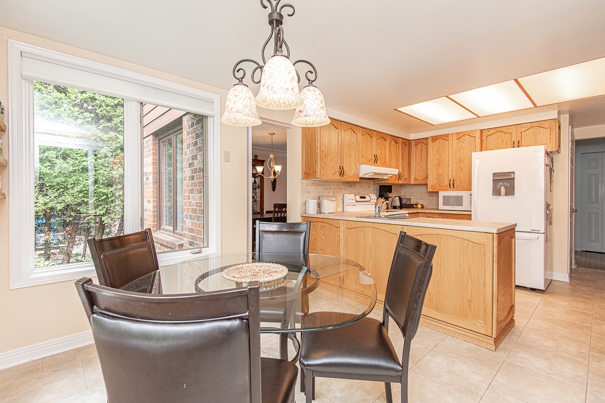 18 Hesse Crescent, Ottawa, ON, K2S 1E4 - 6