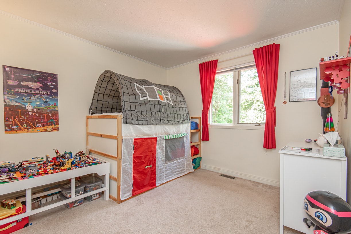 18 Hesse Crescent, Ottawa, ON, K2S 1E4 - 17