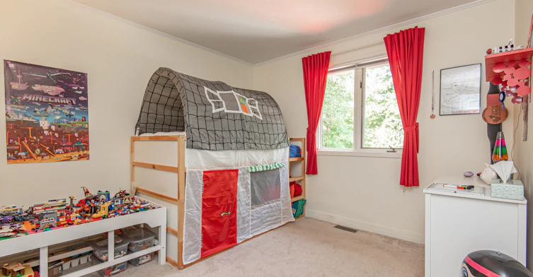 18 Hesse Crescent, Ottawa, ON, K2S 1E4 - 17
