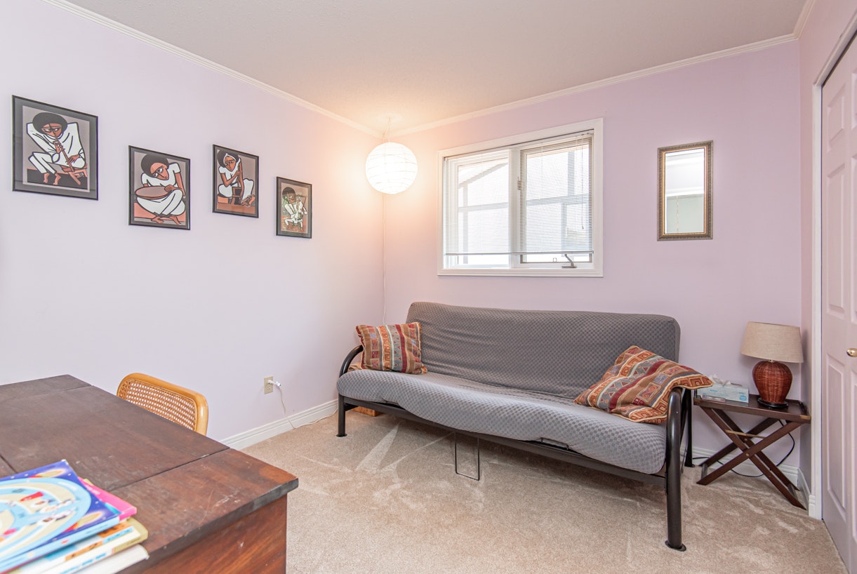 18 Hesse Crescent, Ottawa, ON, K2S 1E4 - 18