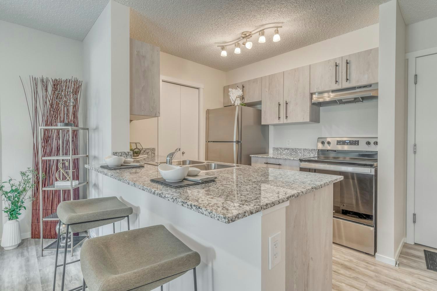 6303 Elston Gate Northwest, Edmonton, AB, T6M 1L7 - 2