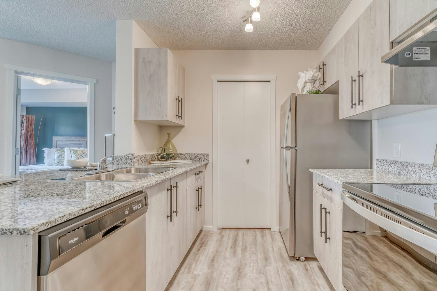 6303 Elston Gate Northwest, Edmonton, AB, T6M 1L7 - 3