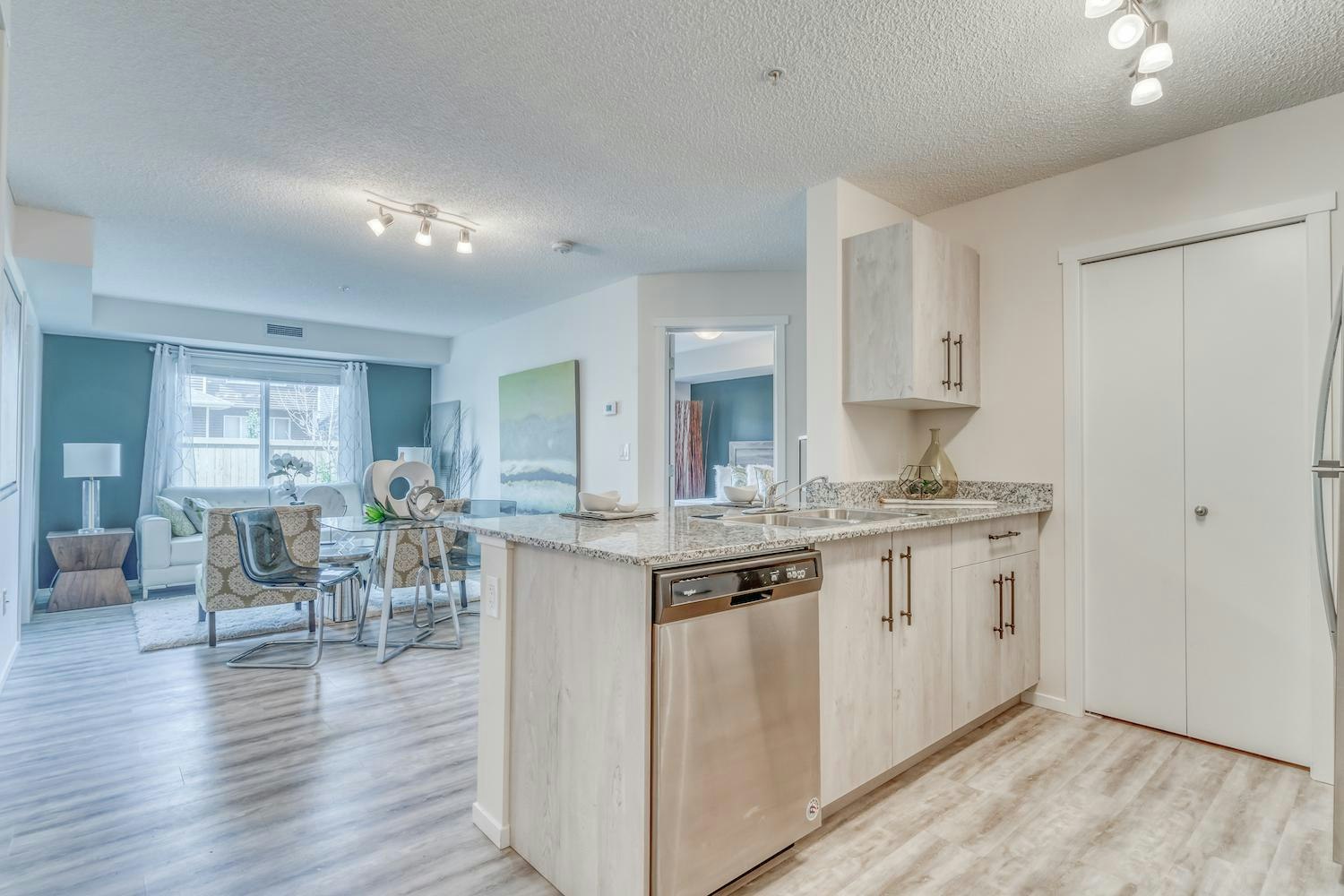 6303 Elston Gate Northwest, Edmonton, AB, T6M 1L7 2
