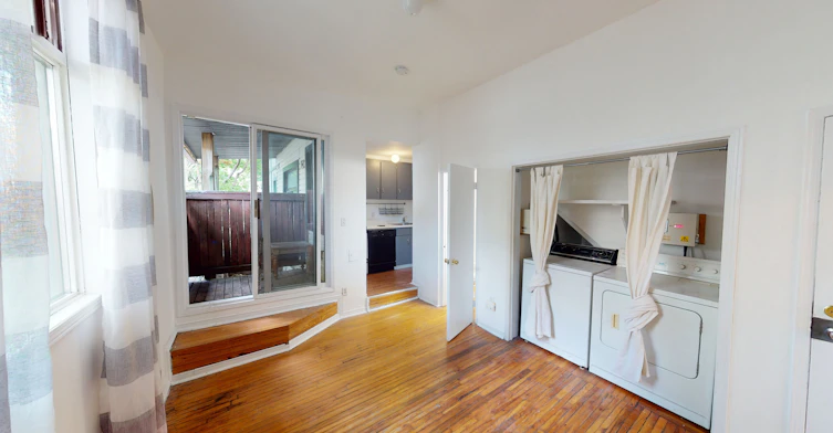 4-221 Bathurst Street, Toronto, ON, M5T 2S2 - 8