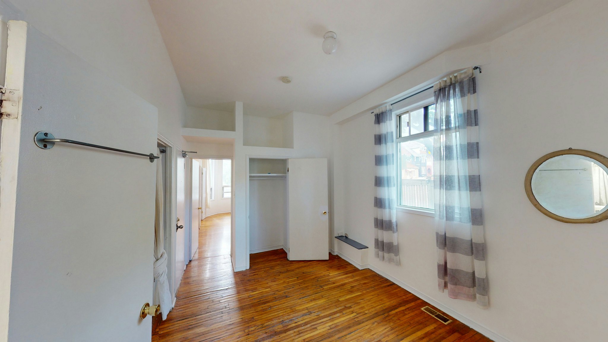4-221 Bathurst Street, Toronto, ON, M5T 2S2 - 7