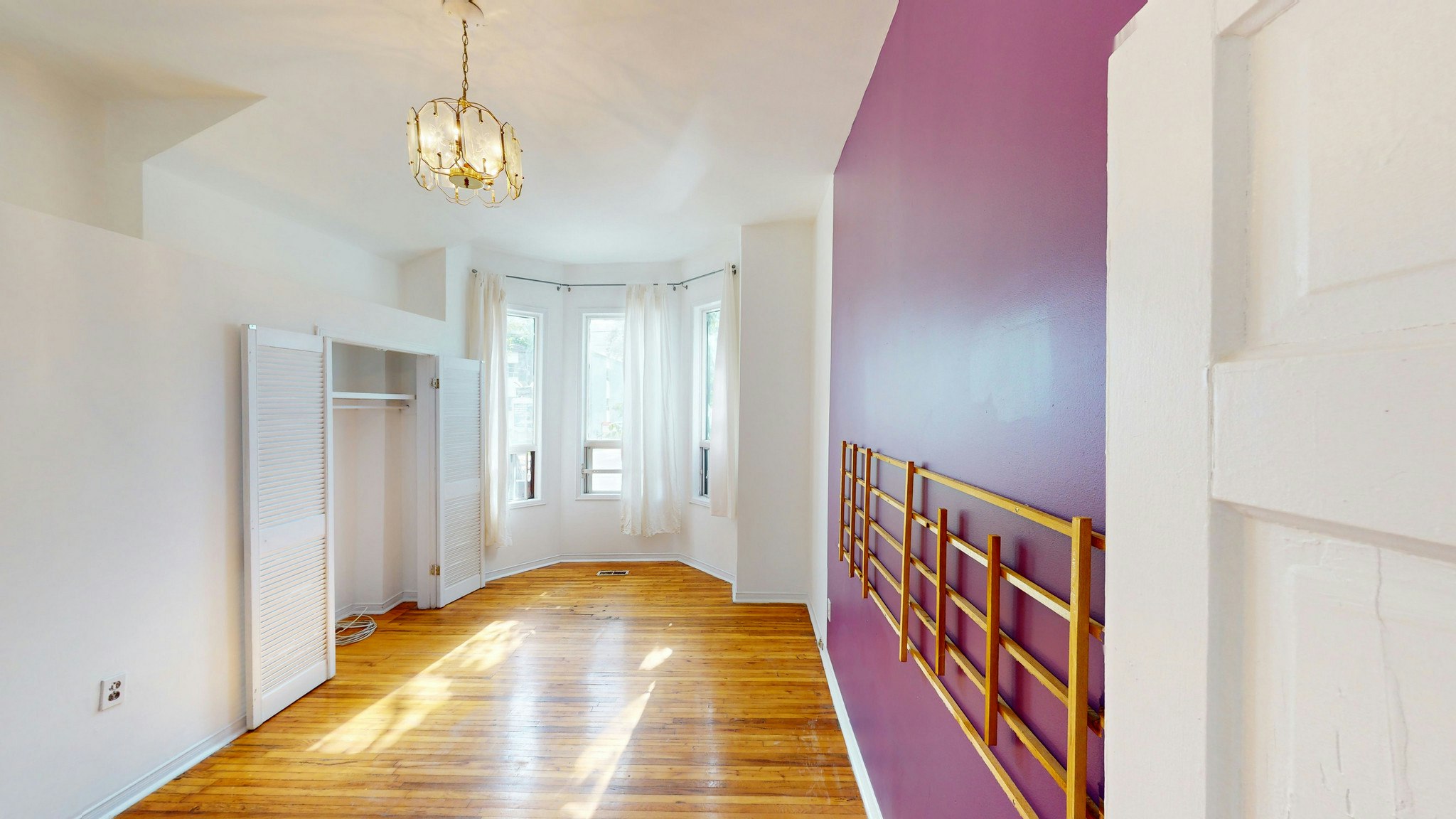 4-221 Bathurst Street, Toronto, ON, M5T 2S2 - 2