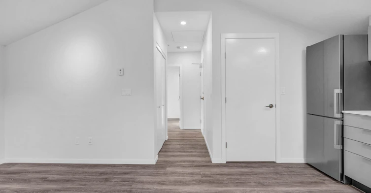 210-1182 Comox Street, Vancouver, BC, V6E 1Z5 - 4