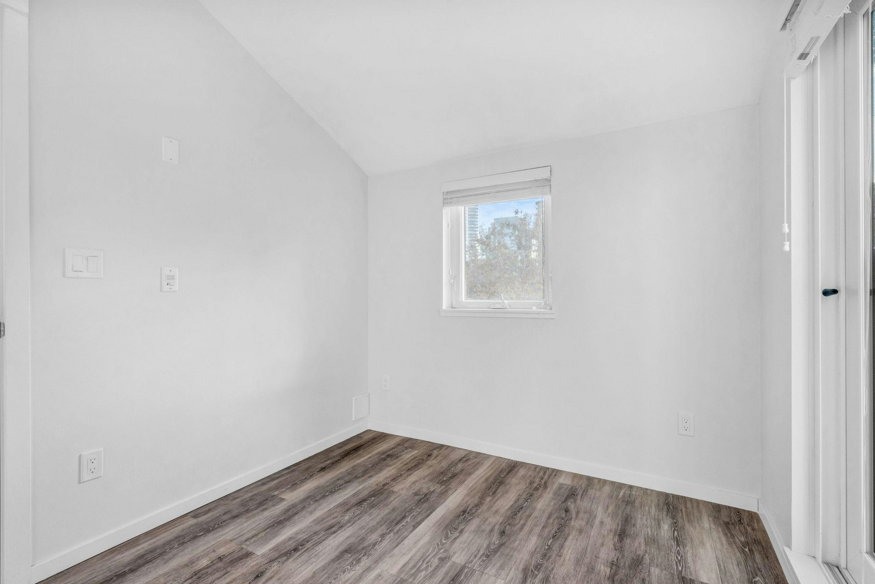 210-1182 Comox Street, Vancouver, BC, V6E 1Z5 - 13