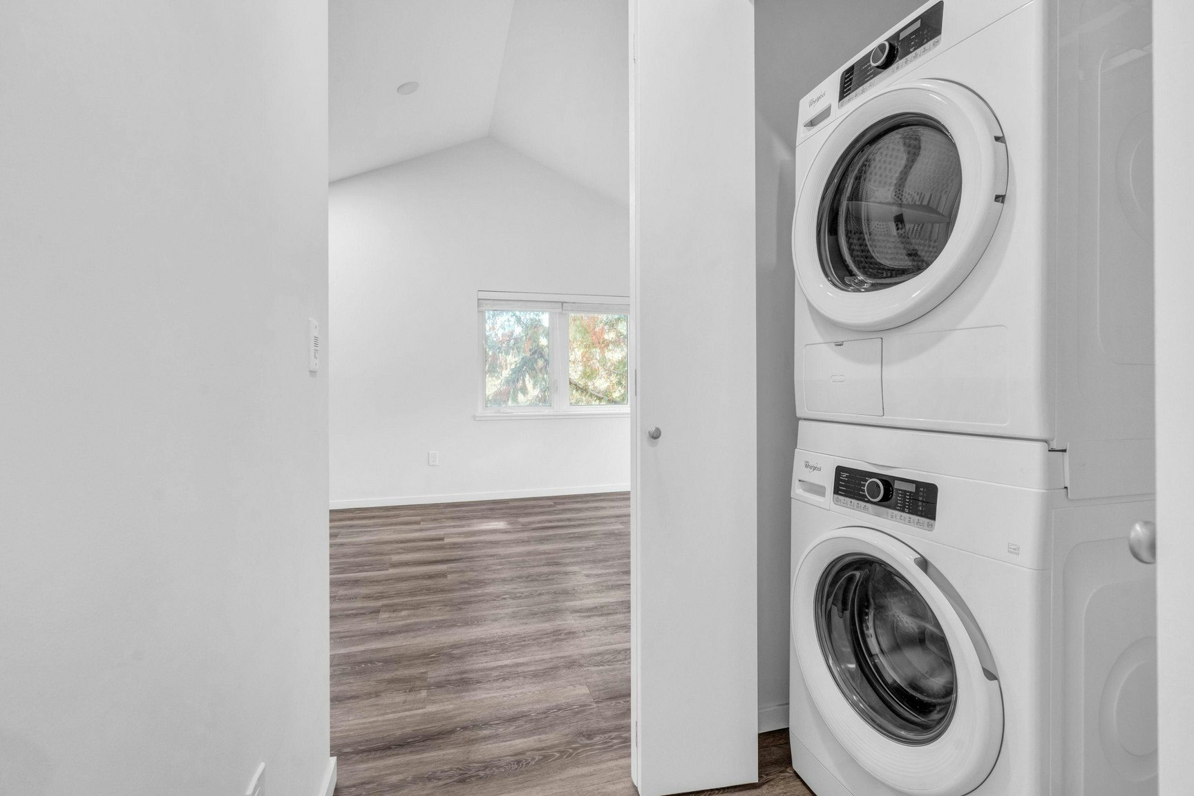 210-1182 Comox Street, Vancouver, BC, V6E 1Z5 - 9