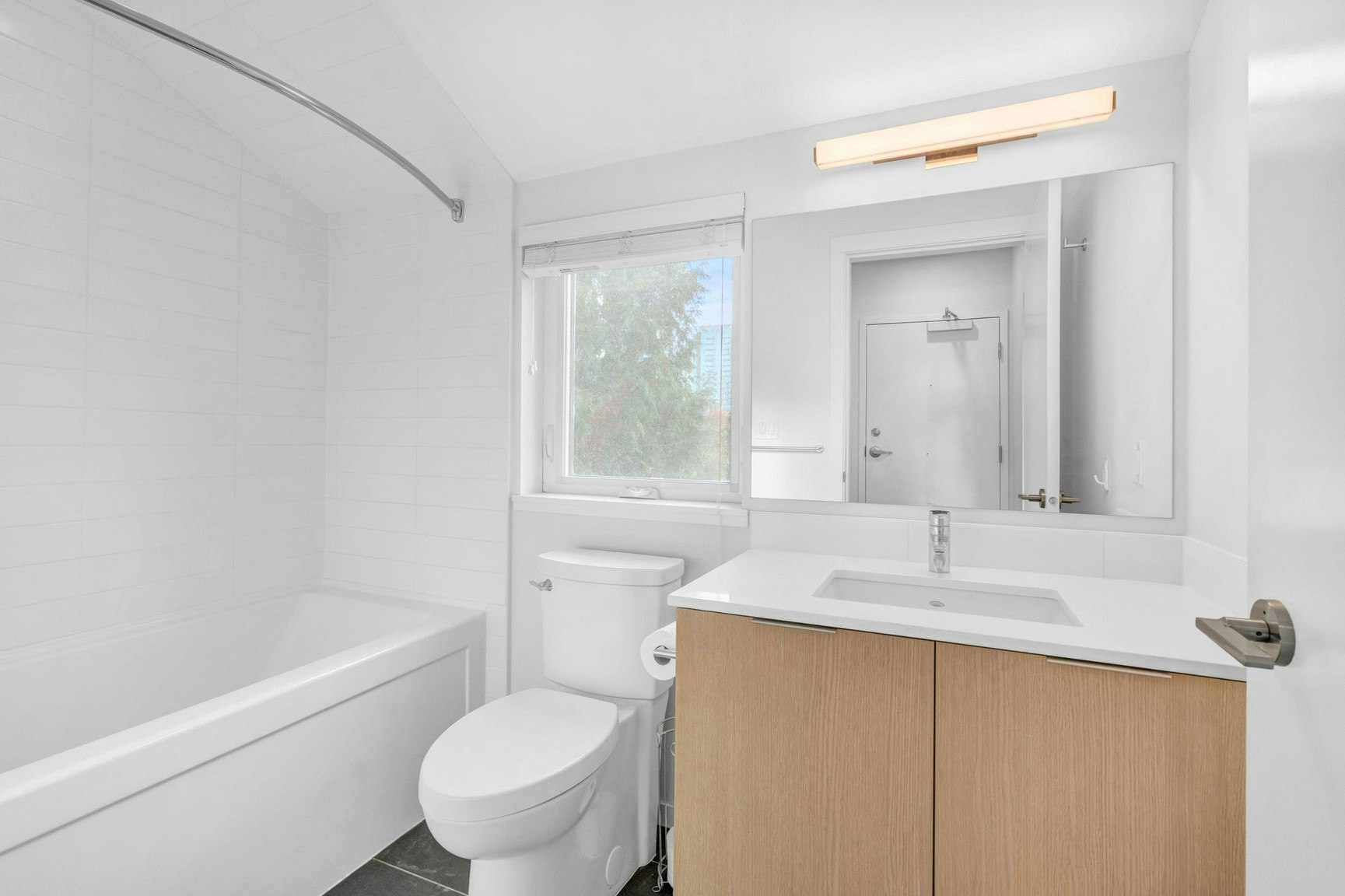 210-1182 Comox Street, Vancouver, BC, V6E 1Z5 - 10