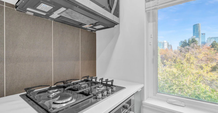 210-1182 Comox Street, Vancouver, BC, V6E 1Z5 - 7