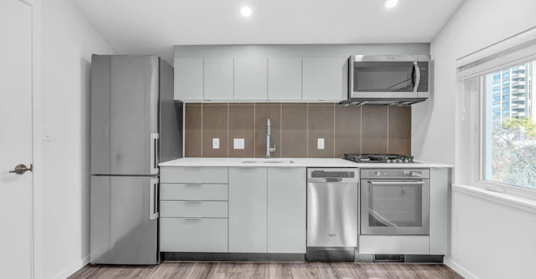 210-1182 Comox Street, Vancouver, BC, V6E 1Z5 - 6