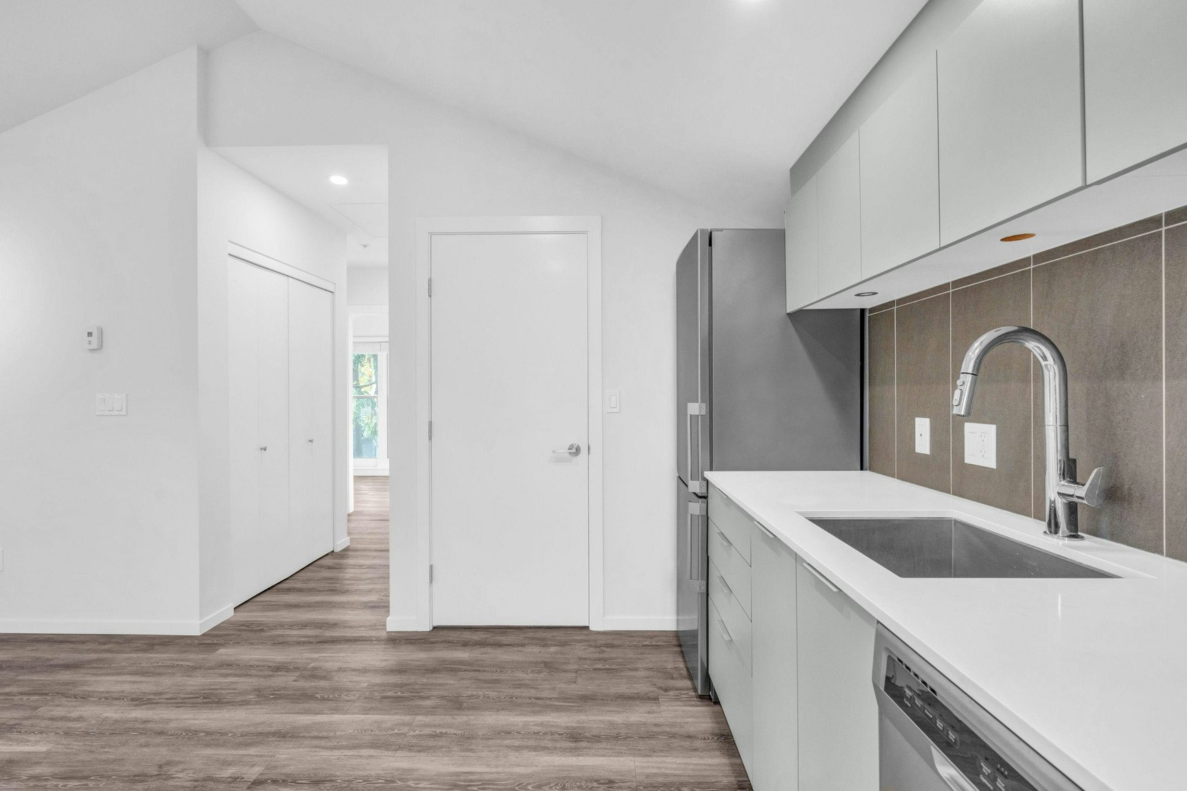210-1182 Comox Street, Vancouver, BC, V6E 1Z5 - 8