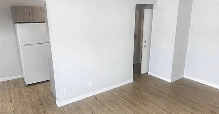 202-10615 113 Street, Edmonton, AB, T5H 3H7 - 5