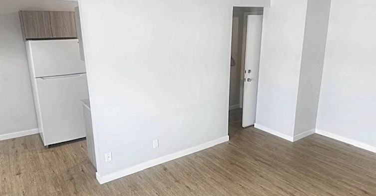 303-10615 113 Street, Edmonton, AB, T5H 3H7 - 5